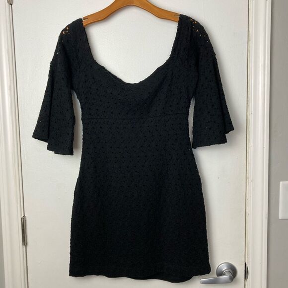 Free People NWT Sophia Black Eyelet‎ Off Shoulder Bell Sleeve Boho Mini Dress S - Picture 5 of 9